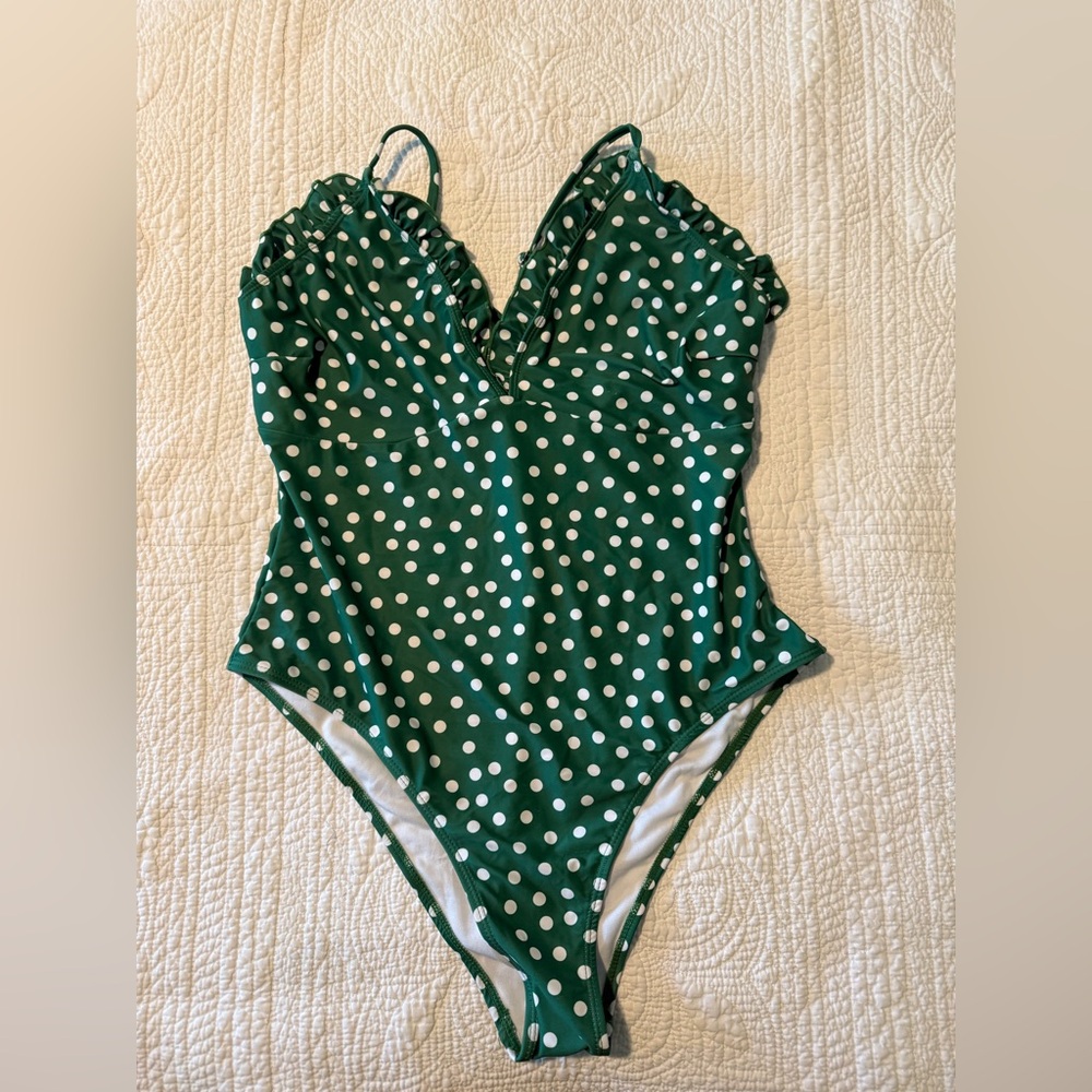 SHEIN Ruffled Green Polka Dot One-Piece Swimsuit 2XL